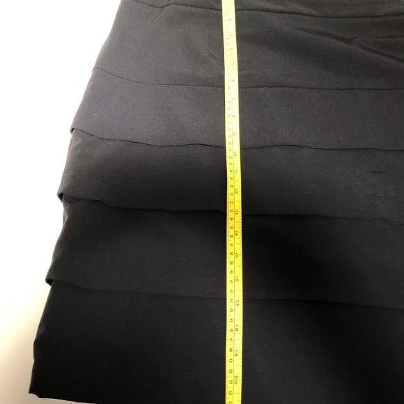 Larry Levine Stretch Tiered Black Skirt, Sz 12 - Picture 8 of 12